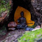 Kleiner Buddha im Wald © Lars Baus 2013